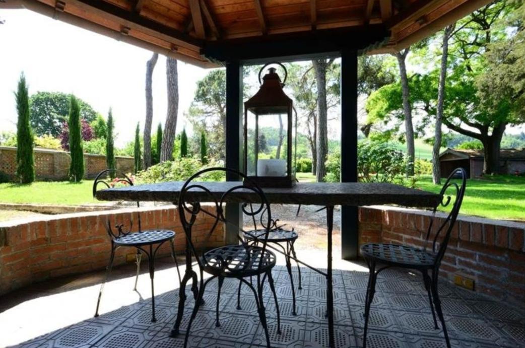 Villa Ottocentesca Immersa Nel Verde Montecavolo Esterno foto