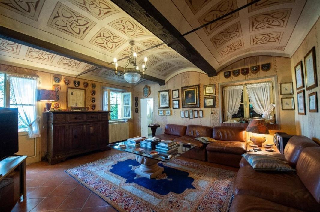 Villa Ottocentesca Immersa Nel Verde Montecavolo Esterno foto