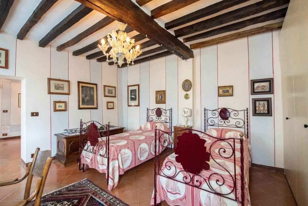 Villa Ottocentesca Immersa Nel Verde Montecavolo Esterno foto